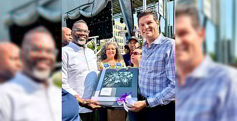 Se reúne Alfonso Martínez con Brandon Johnson, alcalde de Chicago