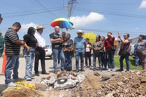 Adolfo Torres atiende solicitud de habitantes de La Aldea para mejora del servicio de agua potable 