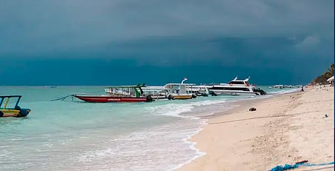 Cierran puerto de Lázaro Cárdenas por paso de tormenta tropical Ivo