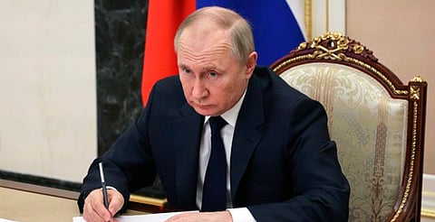 Putin propone detener la guerra a cambio del este de Ucrania, reportan 
