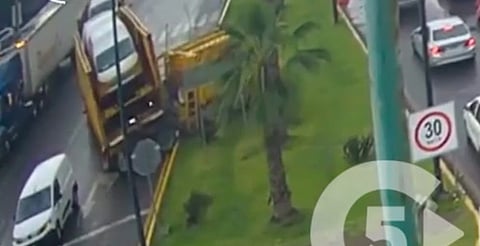 "Madrina" pierde el control y provoca accidente en Periférico de Morelia [VIDEO]