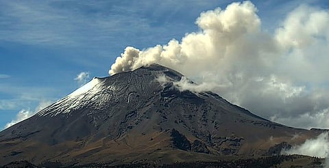 Ceniza y vapor rumbo a Morelos y Puebla; Popocatépetl sigue activo