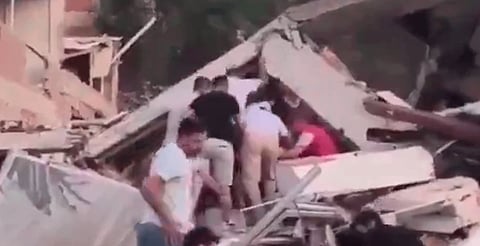 Sismo de 6.1 sacude Balıkesir, Turquía; reportan severos daños y decenas de heridos