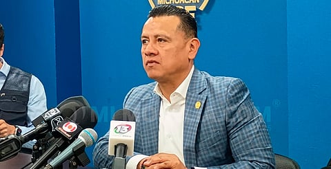 A respetar las etapas, llama Torres Piña tras orden contra Corona Martínez