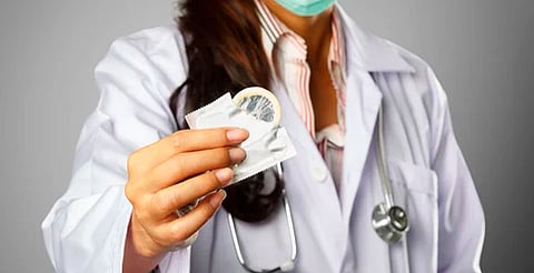 Usar condón reduce embarazos no planeados y contagios de ETS hasta en un 98%