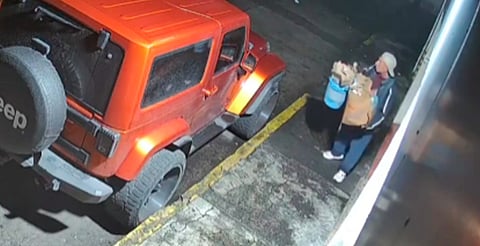 Difunden momento exacto en que incendian camioneta de panificadora en Morelia [VIDEO]