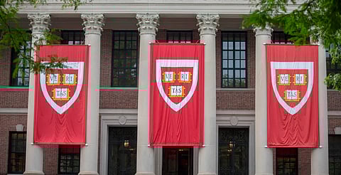 Trump pierde contra Harvard: juez ordena devolver fondos federales