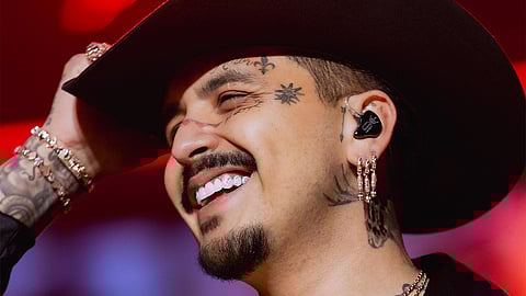 Ante iniciativa de “jitomatazos” contra Nodal en Morelia, pide Bedolla no promover violencia