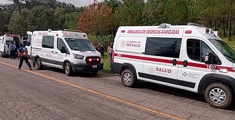 SSM atiende lesionados en accidente de autobús en carretera Zacapu-Quiroga