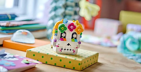 LEGO celebra el Día de Muertos: lanzan set con altar, flores y ofrendas