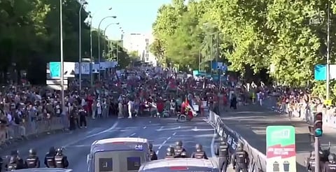 Protesta interrumpe la última etapa de la Vuelta a España [VIDEO]