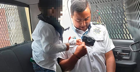 Niño se sale de la escuela y policías de Morelia lo regresan a su abuelita