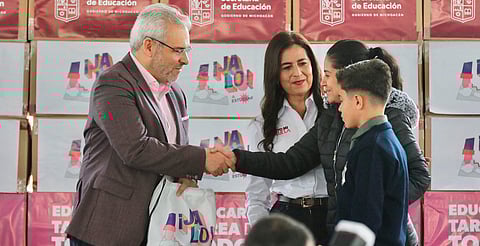 Bedolla consolida a Michoacán como líder nacional en excelencia educativa