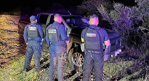 En minutos, aseguran camioneta robada sobre carretera a Salamanca