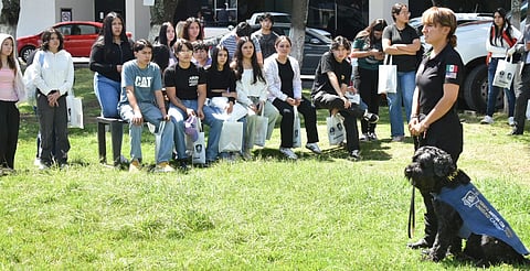 En visita guiada, Fiscalía General recibe a estudiantes de la Preparatoria Taximaroa, Ciudad Hidalgo