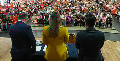 Vamos a respaldar su futuro laboral en la UMSNH, señala Yarabí Ávila ante docentes; reconocen que se dignifique su labor