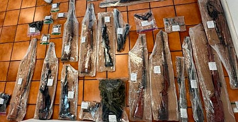 Lo decomisado y los indiciados serán presentados ante la autoridad correspondiente para llevar a cabo las actuaciones respectivas