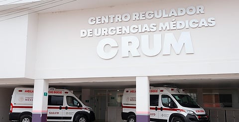 SSM fortalece atención de urgencias con entrega de ambulancias a Aquila y Tuzantla