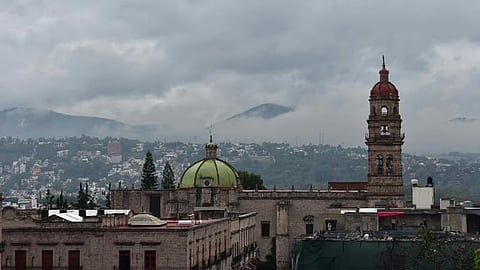 Morelia amanece con niebla y se prevén lluvias vespertinas para este sábado