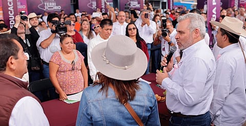 En audiencia pública, anuncia Bedolla próxima apertura de autopista Siglo XXI, tramo Pátzcuaro-Uruapan