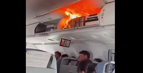Explosión de batería obliga a aterrizaje de emergencia en Shanghái