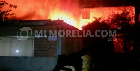 Humilde vivienda es destruida por incendio en Granjas del Maestro