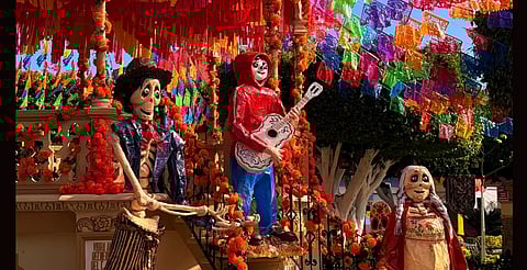 FOTOS: Sorprende municipio de Michoacán con decoración inspirada en Coco