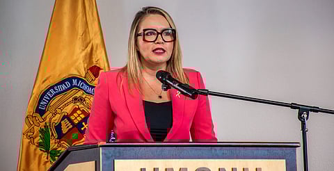 FCCA destaca trayectoria de Yarabí Ávila; símbolo de excelencia académica y compromiso universitario