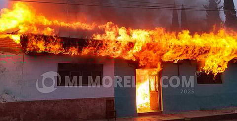 Se incendia casa en Paracho; no hubo heridos