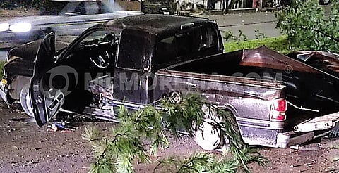 Vuelca camioneta sobre la Calzada Benito Juárez, en Uruapan