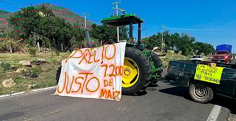 Bloqueos paralizan rutas clave en Michoacán y estados vecinos: consulta carreteras cerradas