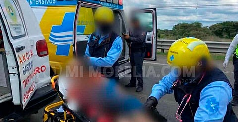 Hombre es atropellado por tráiler en la  Pátzcuaro-Cuitzeo; su estado es crítico