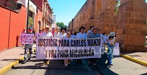 "No caigamos en provocaciones", llaman estudiantes en marcha por Carlos Manzo en Morelia