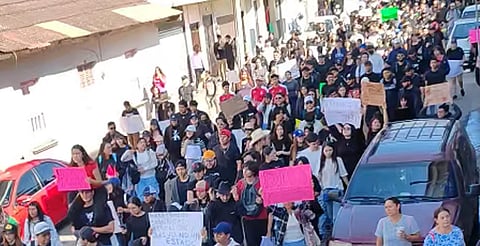 Uruapan marcha por justicia: ciudadanos exigen seguridad tras asesinato de Carlos Manzo