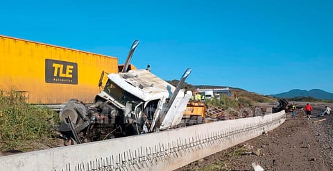 Fatal accidente en la autopista Siglo XXI deja un muerto y un herido 
