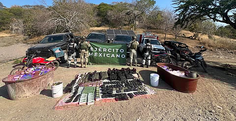 Más de 300 kilogramos de droga y 14 armas largas asegurados en Huetamo: SSP