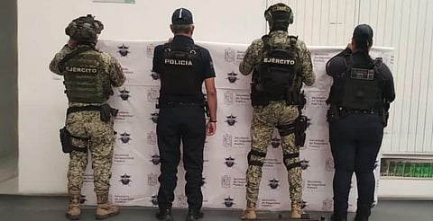 Fuerzas estatales y federales aseguran ametralladora y 11 fusiles en Huetamo: SSP