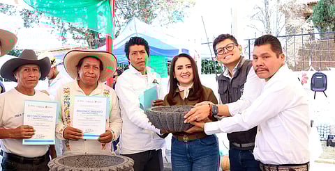 Premian las mejores piezas del primer Concurso de Lapidaria en San Nicolás Obispo