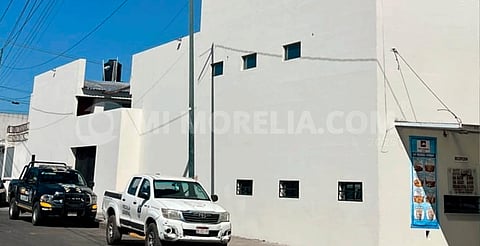 Hombre muere de un aparente infarto en habitación de auto hotel en Morelia