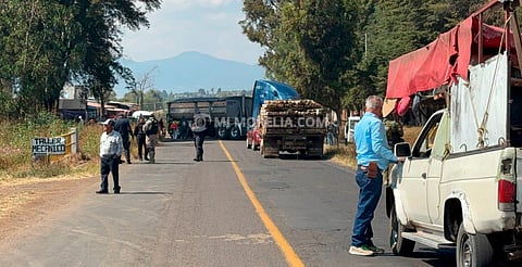 Normalistas exigen sancionar a responsable de la muerte de la joven en Santa Fe de la Laguna