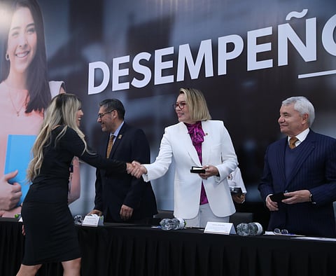 143 egresadas y egresados de la UMSNH recibirán el Premio Ceneval al Desempeño de Excelencia EGEL