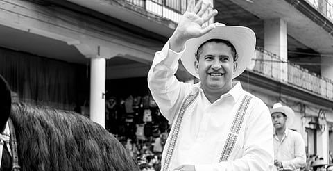 Infiltrado en círculo cercano de Carlos Manzo habría avisado ubicación antes del crimen