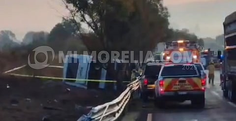 Confirman identidad de pasajeros lesionados tras volcadura en Tiripetío