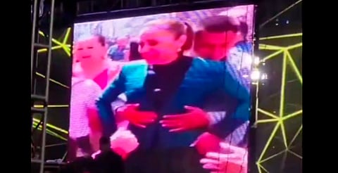 "No al abuso, no al acoso": Sheinbaum condena video de IA proyectado en concierto de Fidel Rueda en Michoacán