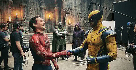 Figuras como Robert Downey Jr., Tobey Maguire y Hugh Jackman aparecen en escenas creadas por la IA