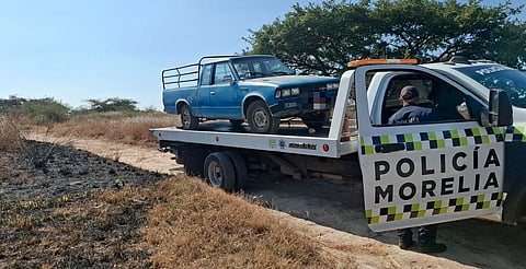 Camioneta robada fue encontrada desvalijada entre brecha de Morelia