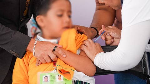 OMS: Brotes de sarampión aumentan en 2024 pese a salvar 59 millones de vidas con vacuna