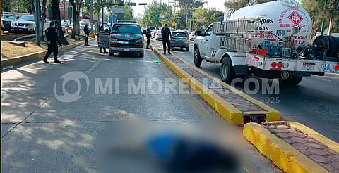 Camioneta de Seguridad Penitenciaria arrolla a mujer en Morelia