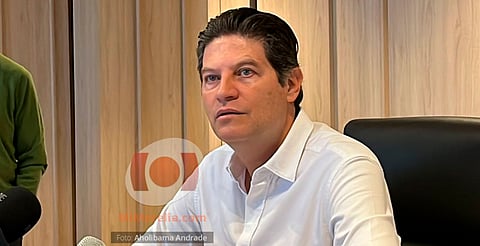 Alfonso Martínez muestra solidaridad con Coahuayana