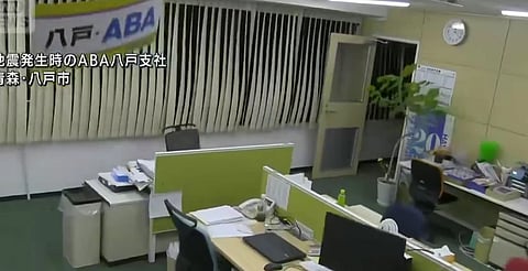 Japón en alerta: potente sismo provoca evacuaciones, heridos y riesgo de tsunami